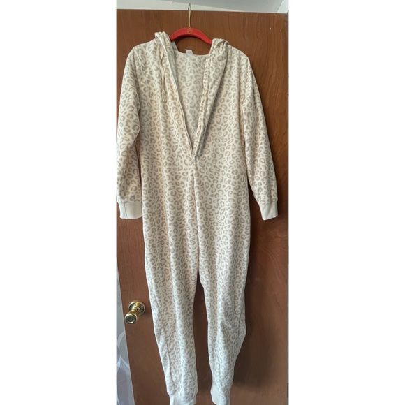 Cheetah PJs - Picture 3 of 3